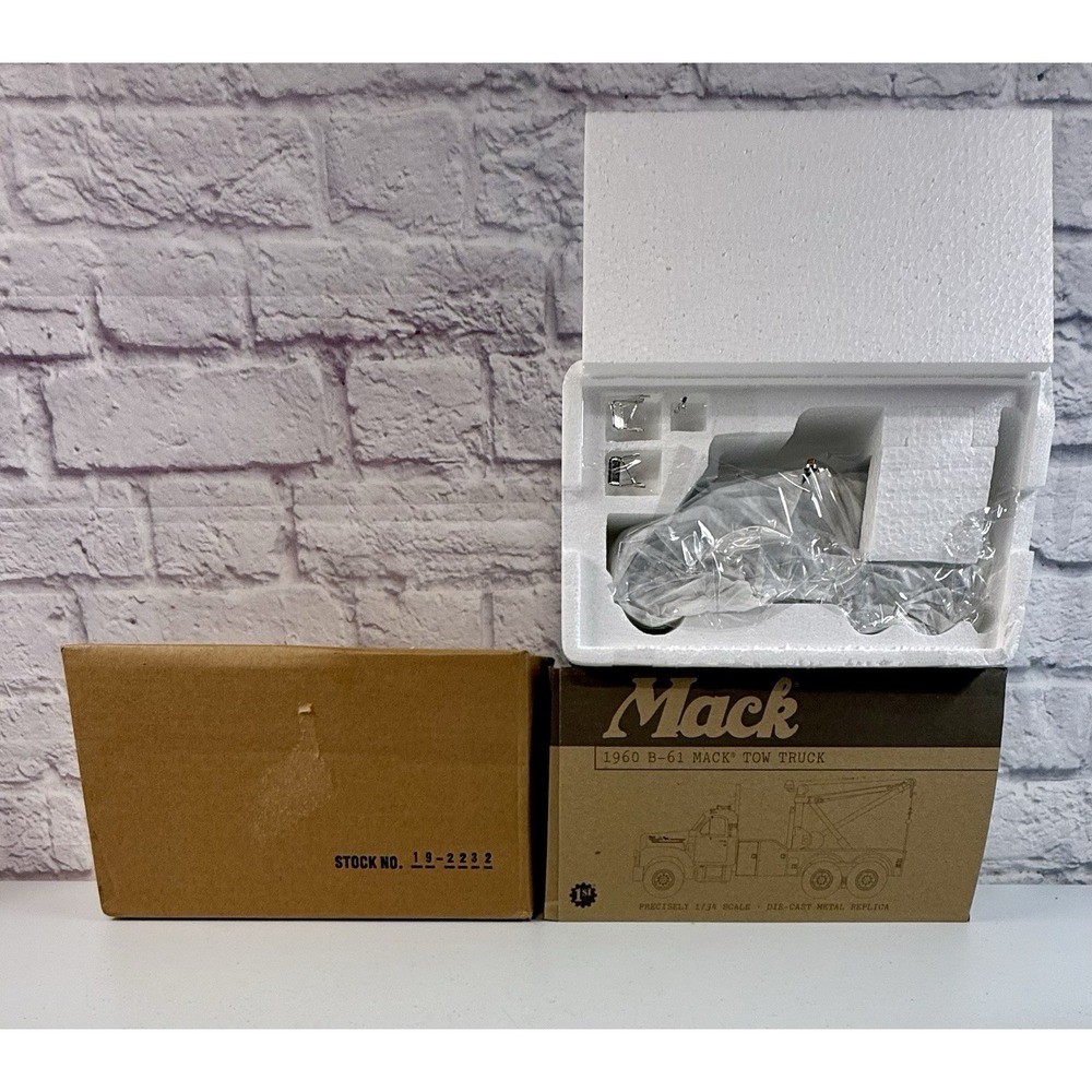 *BRAND NEW* 1998 First Gear Diecast 1960 Mack Wrecker Tow Truck SOHIO B-61 1:34